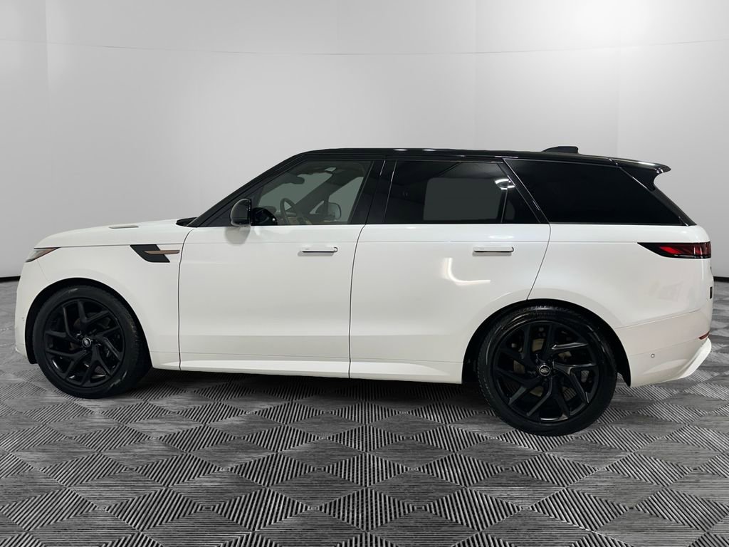 Used 2024 Land Rover Range Rover Sport Dynamic SE image 2