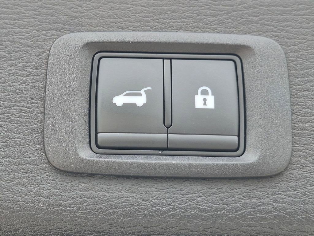 Used 2025 Mitsubishi Outlander SE AWD/4WD image 22