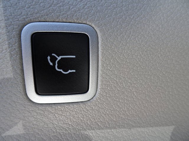 Used 2024 Chrysler Pacifica Touring-L image 29