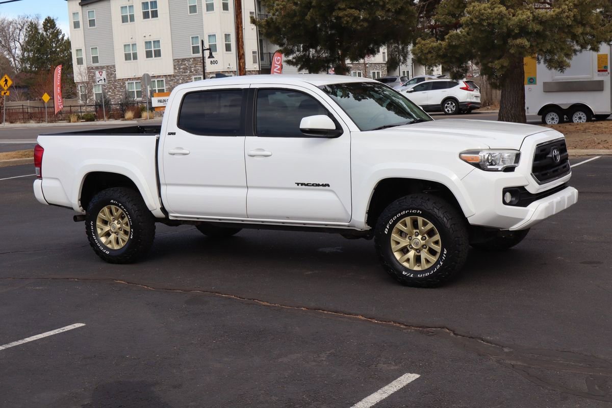 Used 2017 Toyota Tacoma SR5 w/ Tow Package image 2