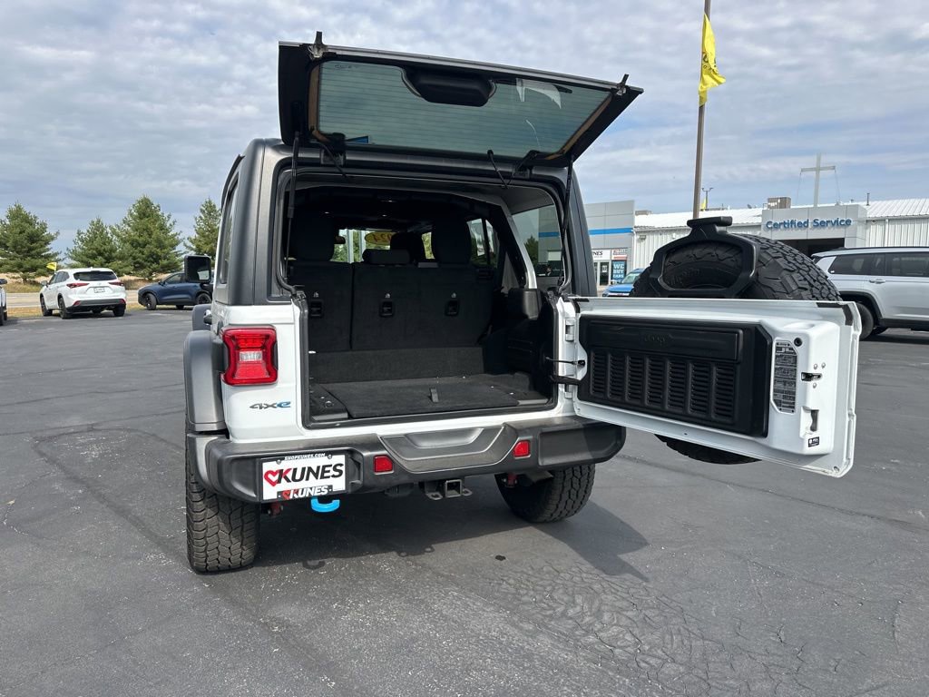 Used 2024 Jeep Wrangler Unlimited Rubicon 4xe image 15