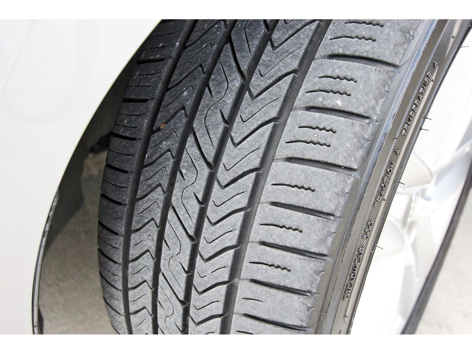 Used 2017 Audi A4 2.0T Premium image 32