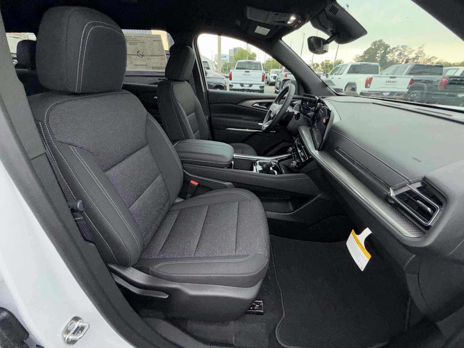 New 2027 Chevrolet Traverse LT w/ Driver Confidence Package FWD image 27
