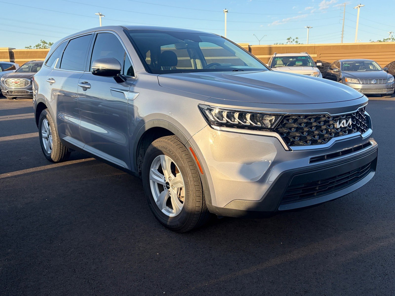Certified 2023 Kia Sorento LX FWD image 2