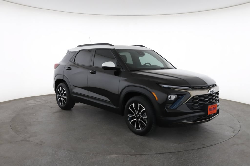 Used 2025 Chevrolet TrailBlazer ACTIV w/ Convenience Package FWD image 2