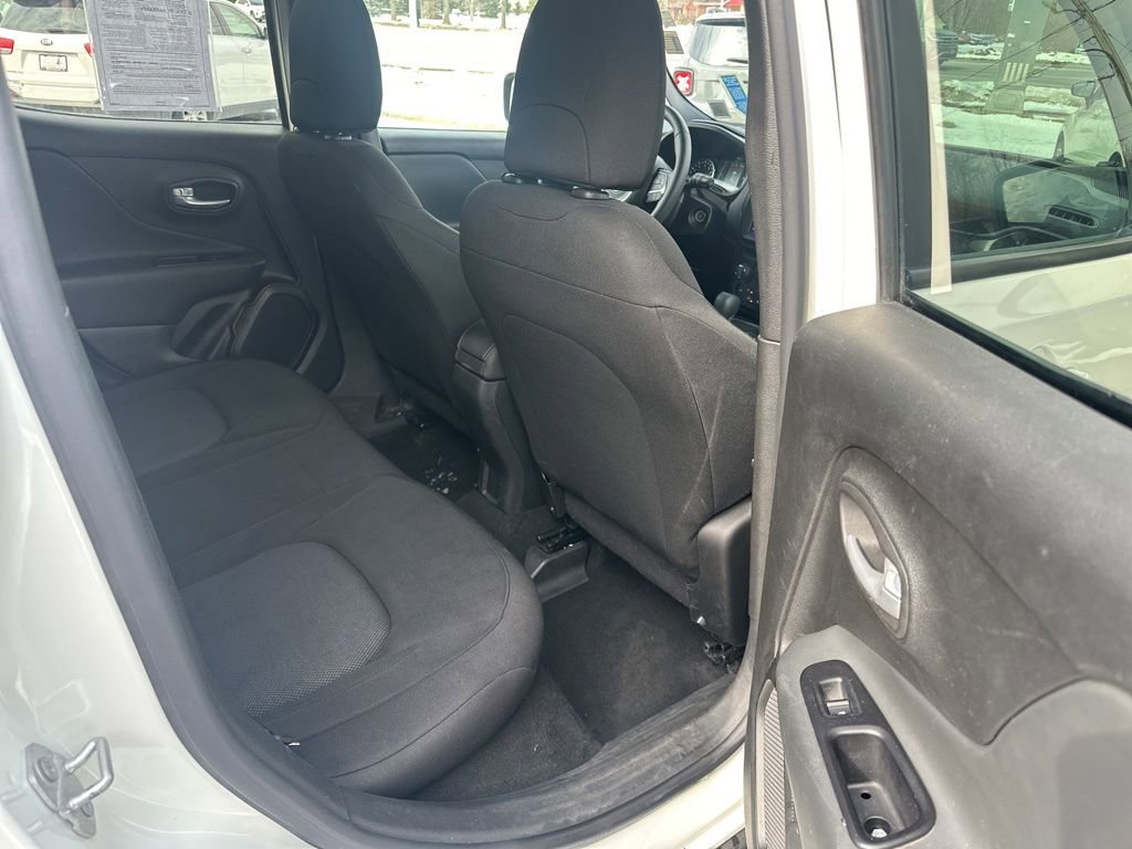 Used 2023 Jeep Renegade Latitude image 34