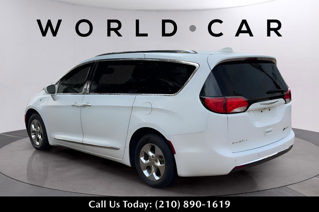 Used 2018 Chrysler Pacifica Touring-L image 11
