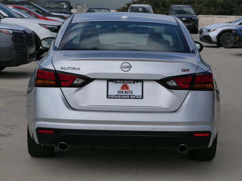 Used 2024 Nissan Altima 2.5 SR FWD image 5
