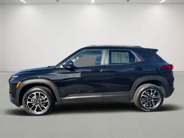 Used 2025 Chevrolet TrailBlazer LT image 3