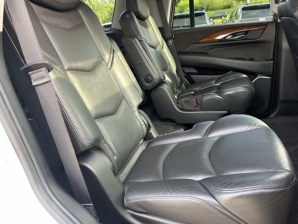 Used 2020 Cadillac Escalade Luxury AWD/4WD image 28