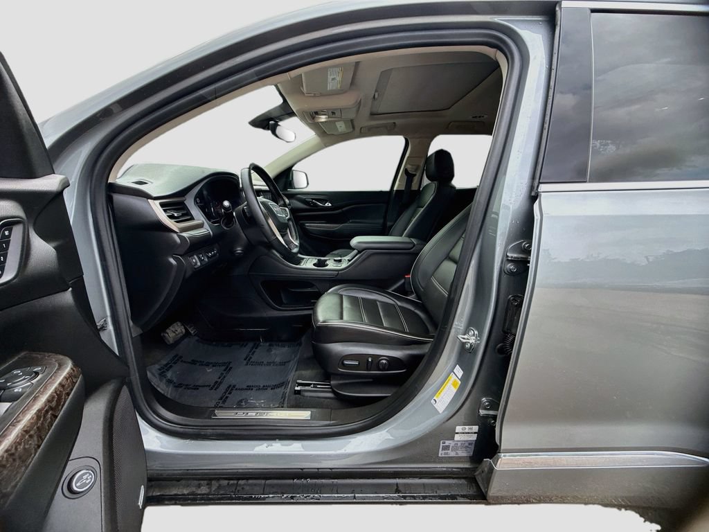 Used 2023 GMC Acadia Denali w/ Denali Ultimate Package FWD image 22