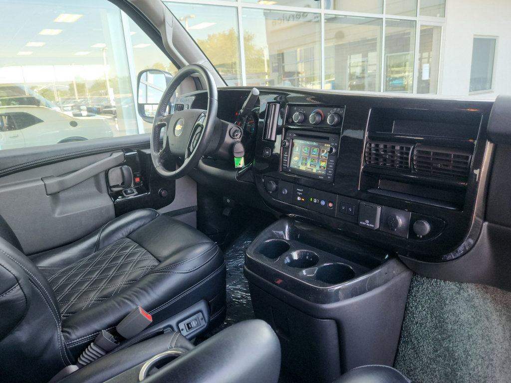 Used 2021 Chevrolet Express 2500 Extended w/ Enhanced Convenience Package RWD image 40