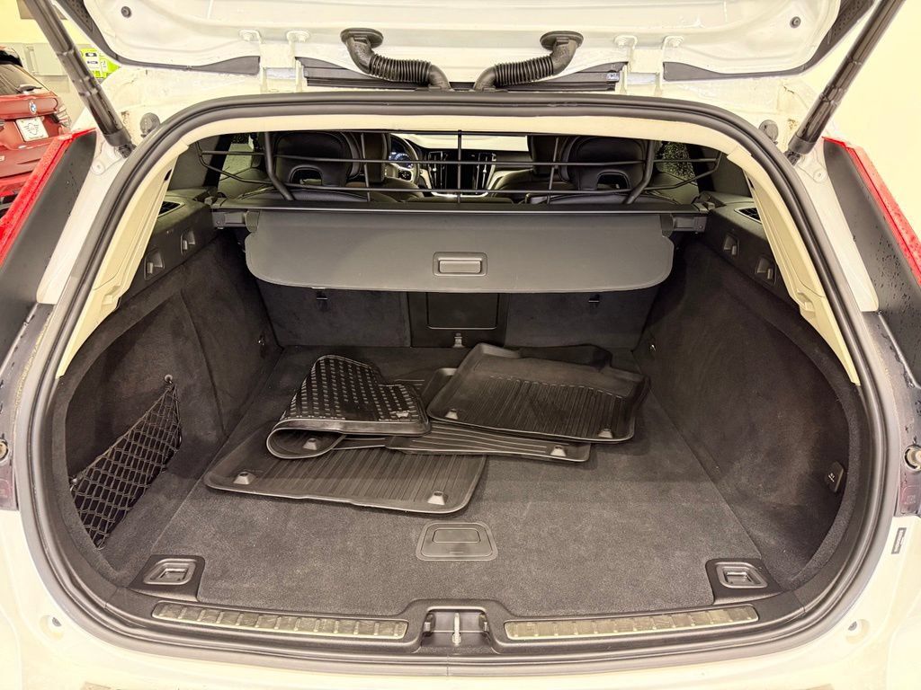 Used 2022 Volvo V60 T5 Cross Country AWD/4WD image 23