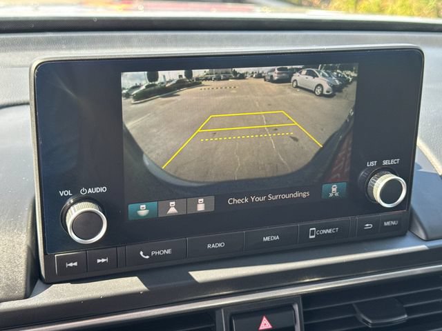 Used 2025 Honda Pilot Sport image 21
