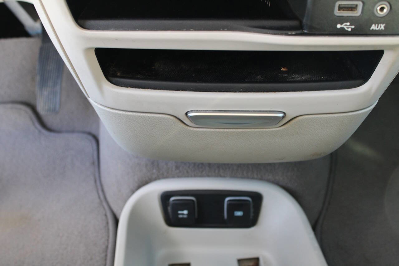 Used 2017 Chrysler Pacifica Touring Plus w/ Tire & Wheel Group image 76