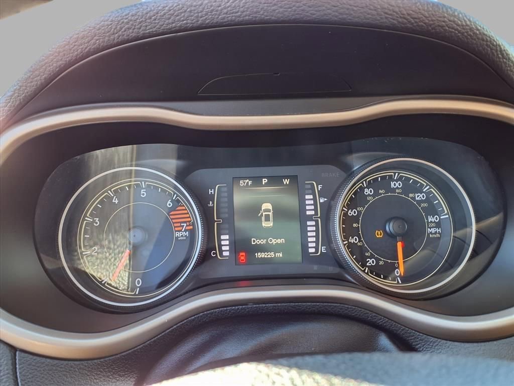 Used 2016 Jeep Cherokee Sport image 14