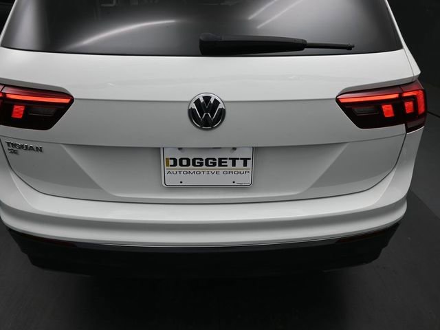 Used 2021 Volkswagen Tiguan SE image 12