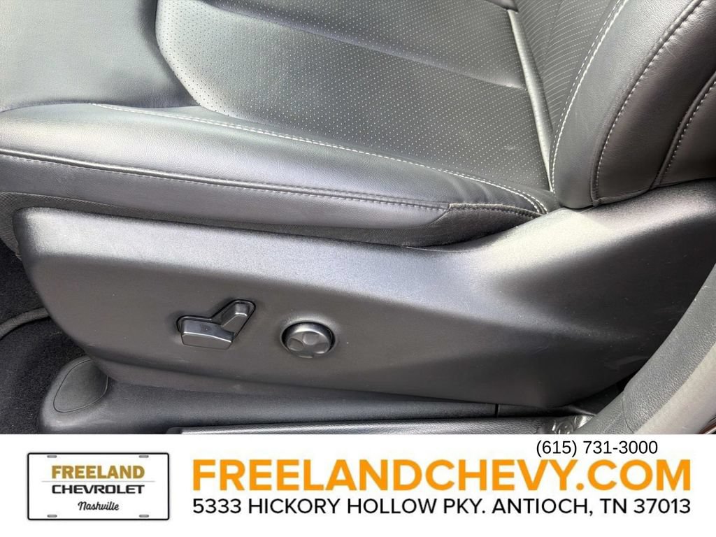 Used 2025 Chrysler Pacifica Select FWD image 23