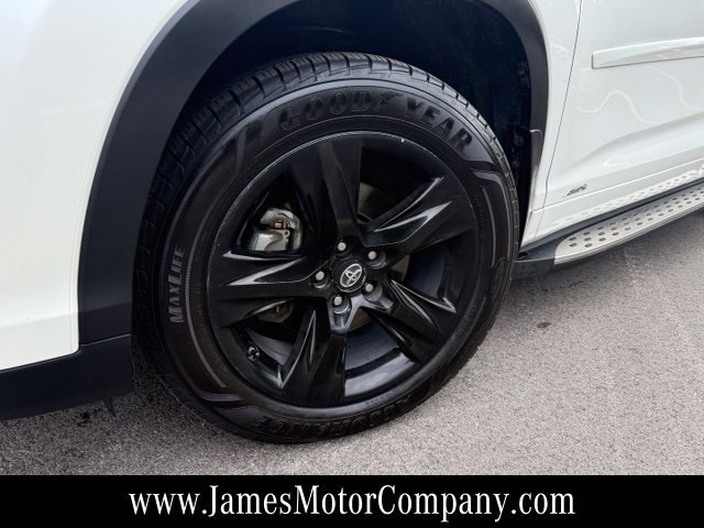 Used 2019 Toyota Highlander Limited Platinum AWD/4WD image 3