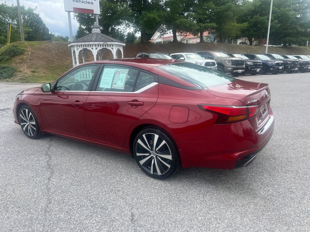 Used 2022 Nissan Altima 2.0 SR image 3