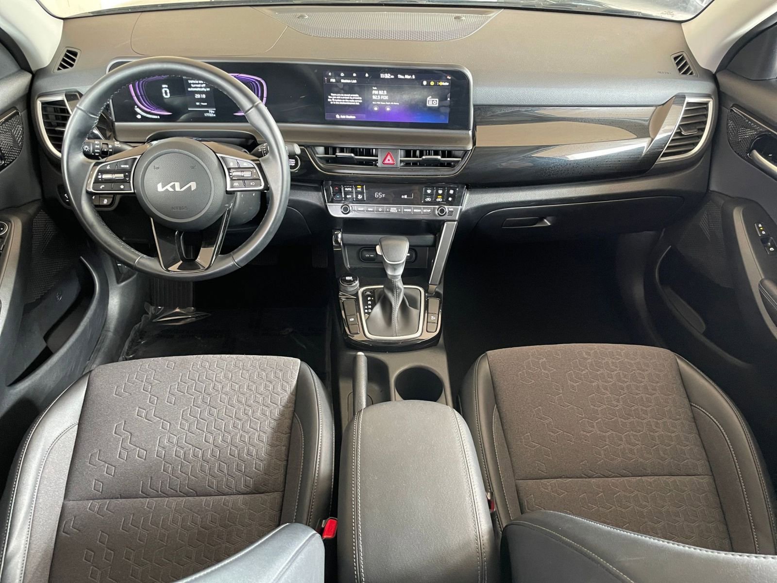 Used 2025 Kia Seltos S FWD image 34