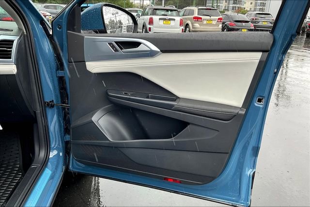 New 2025 Volkswagen Taos SE image 26