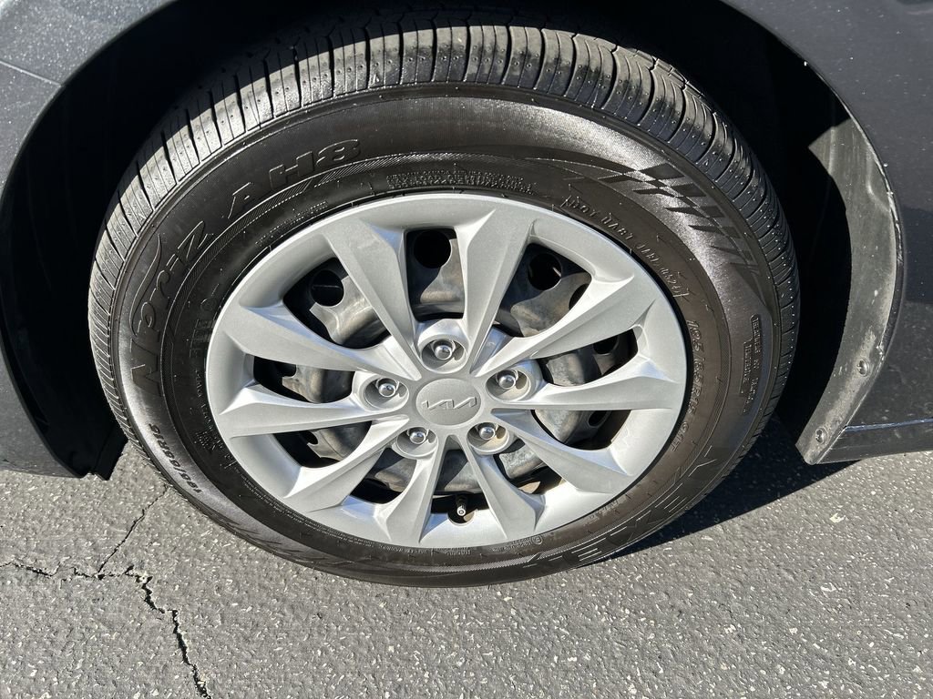 Used 2023 Kia Forte LX image 10