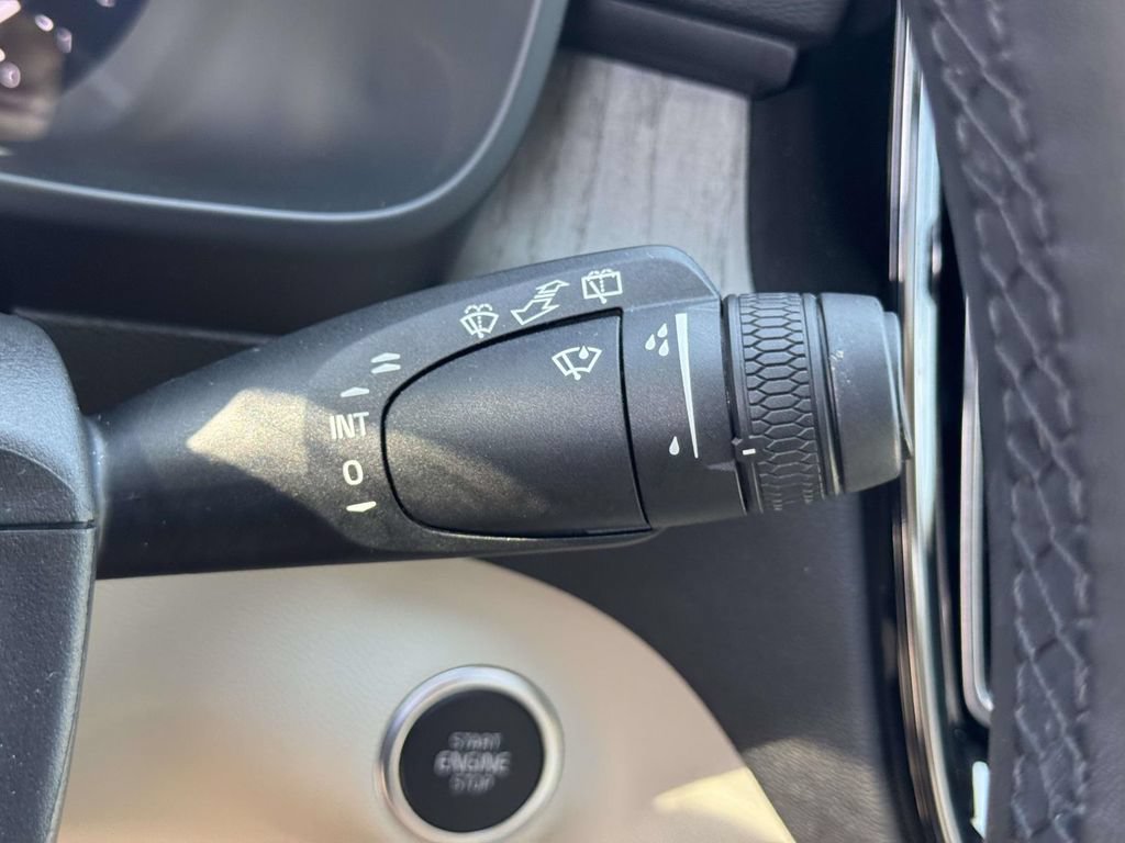 Certified 2024 Volvo XC40 B5 Plus w/ Protection Package Premier AWD/4WD image 26