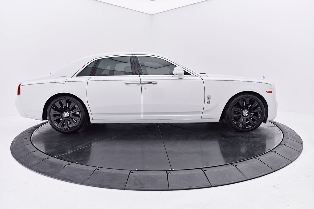 Used 2018 Rolls-Royce Ghost RWD image 18