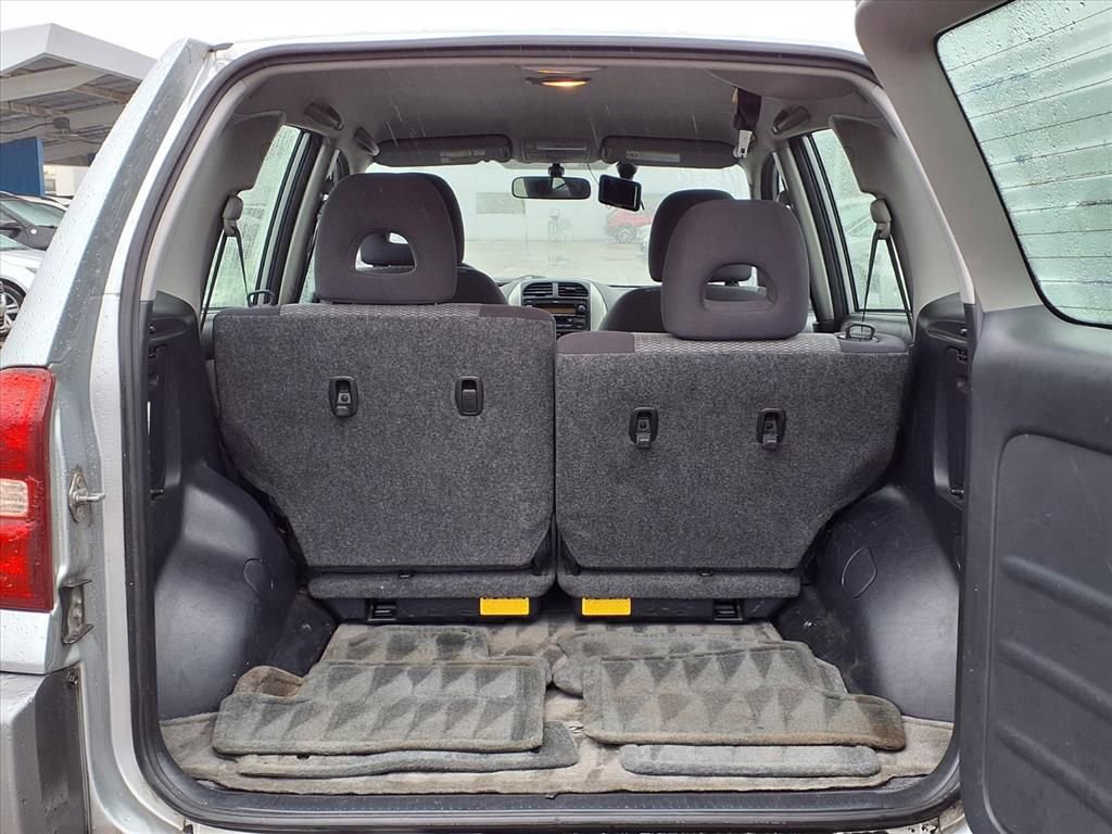 Used 2005 Toyota RAV4 4WD image 10