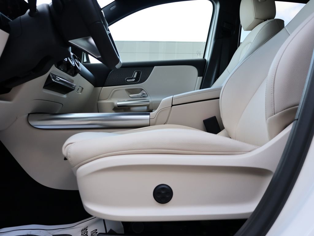 Certified 2025 Mercedes-Benz GLA 250 4MATIC image 38