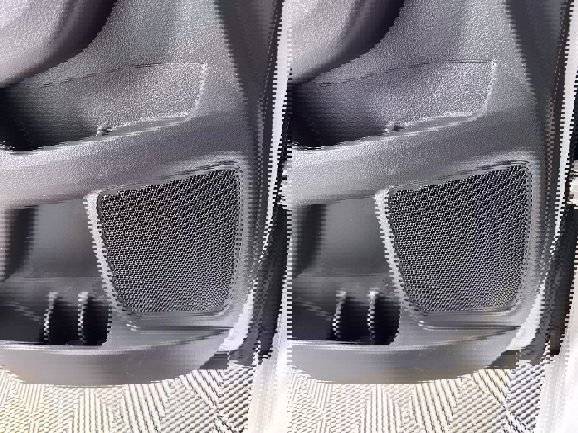 Used 2022 Toyota Sienna LE image 59