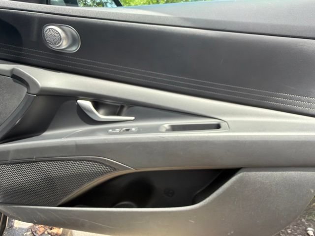 Used 2023 Hyundai Elantra SEL FWD image 28