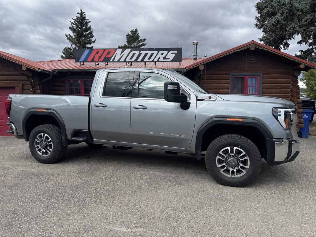 Used 2024 GMC Sierra 2500 SLE AWD/4WD image 3