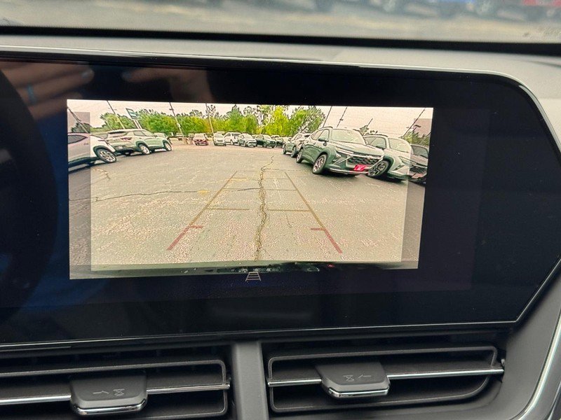 New 2026 Chevrolet Trax LT w/ Driver Confidence Package image 16