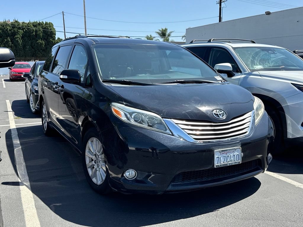 Used 2015 Toyota Sienna Limited FWD image 1