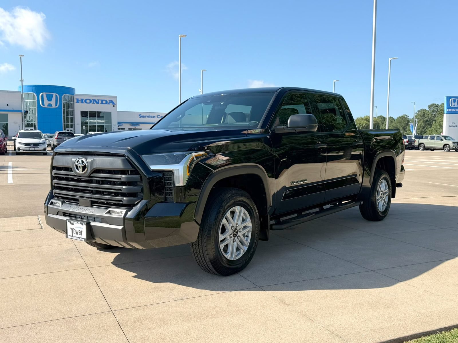 Used 2025 Toyota Tundra SR5 AWD/4WD image 3