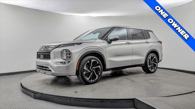 Used 2024 Mitsubishi Outlander SE image 2