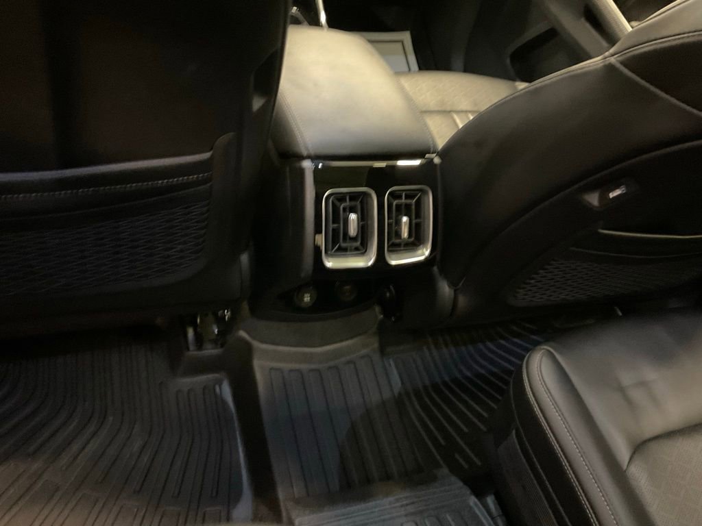 Used 2023 Kia Sorento SX image 28