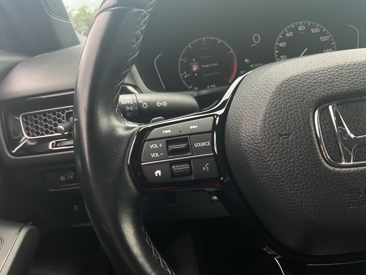 Used 2025 Honda Civic Sport image 31