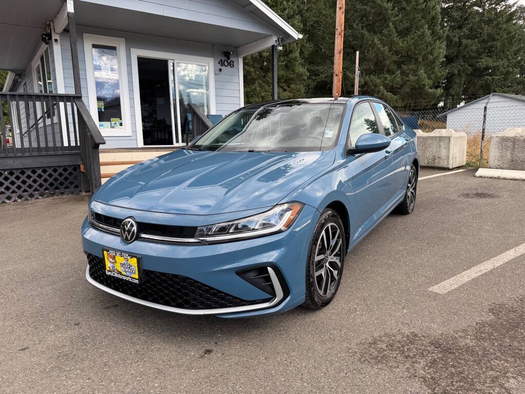 Used 2025 Volkswagen Jetta SE FWD image 16