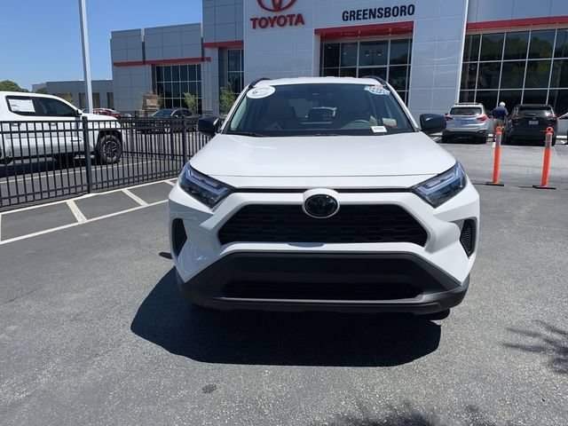 Certified 2025 Toyota RAV4 LE AWD/4WD image 3