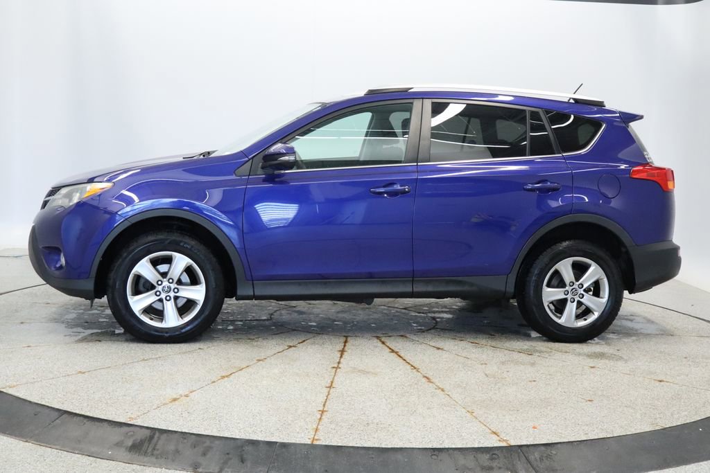 Used 2015 Toyota RAV4 XLE AWD/4WD image 2