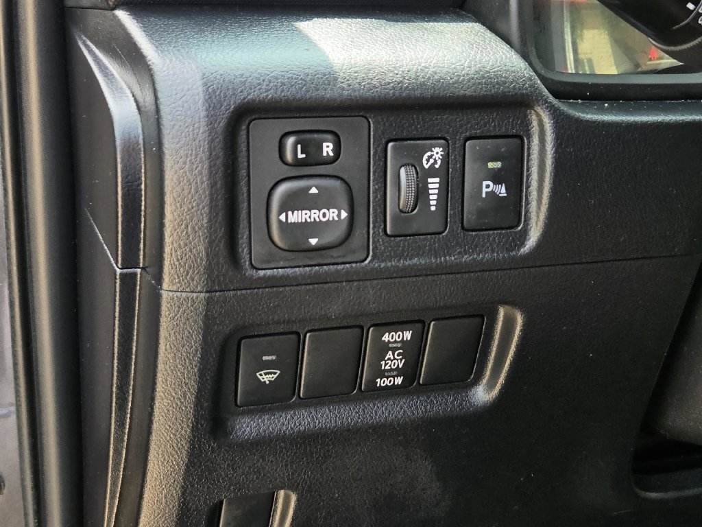Used 2016 Toyota 4Runner Limited AWD/4WD image 23