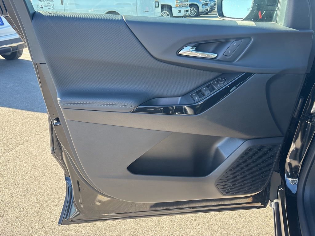 Used 2026 Chevrolet Equinox LT w/ Midnight Edition image 15