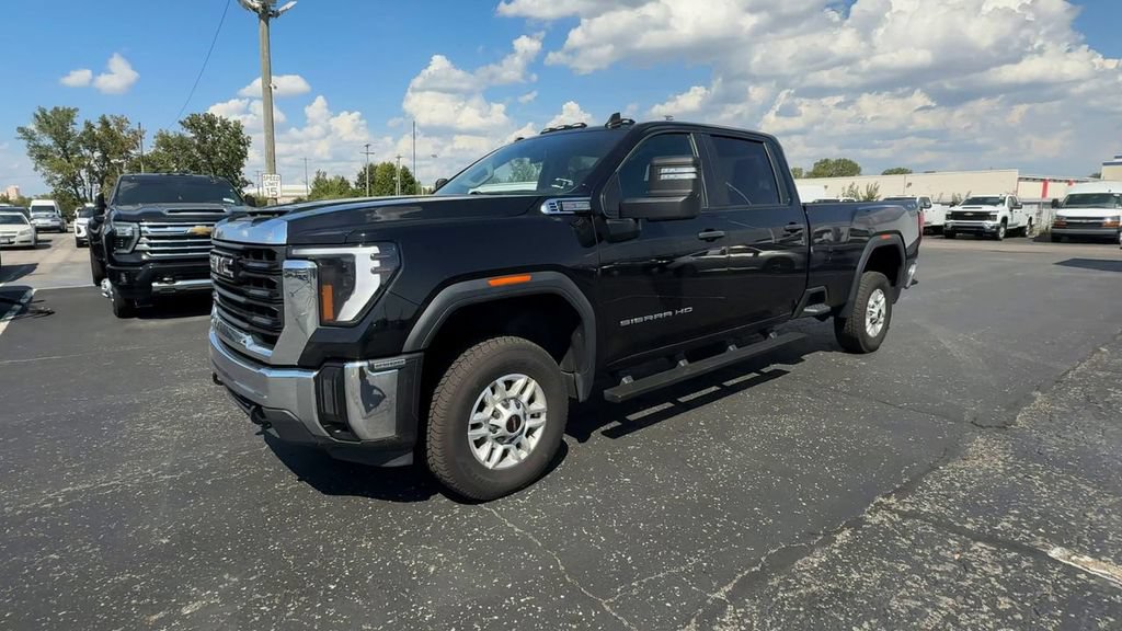 Used 2024 GMC Sierra 2500 Pro w/ Convenience Package AWD/4WD image 4
