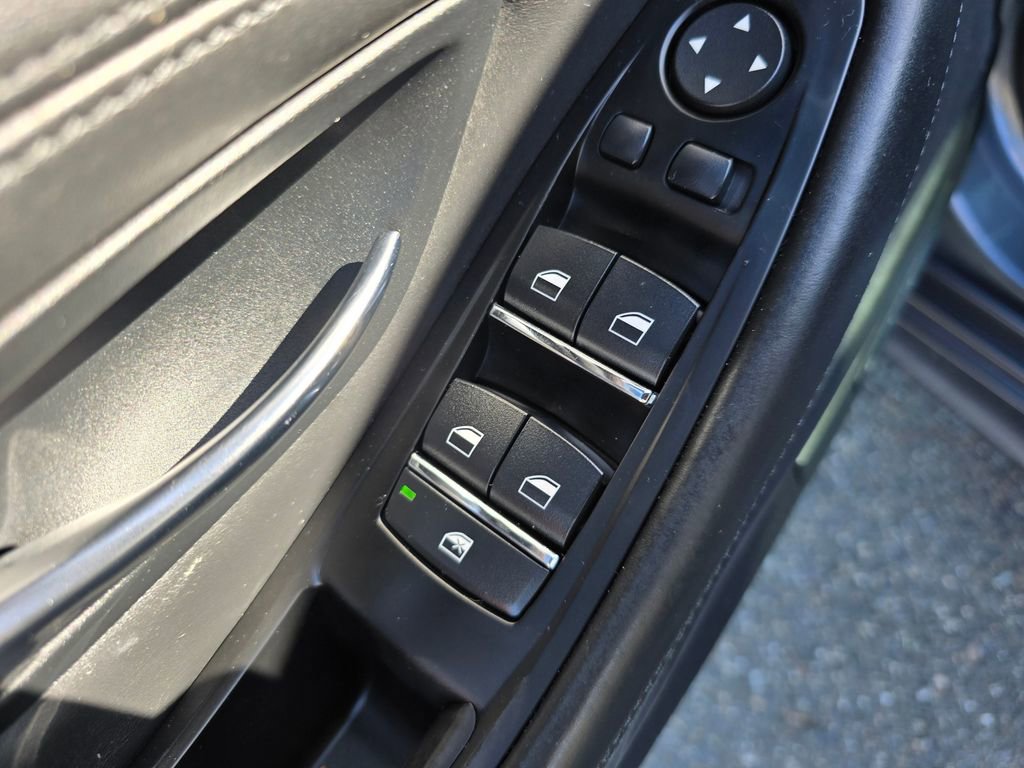 Used 2015 BMW 550i Sedan image 22