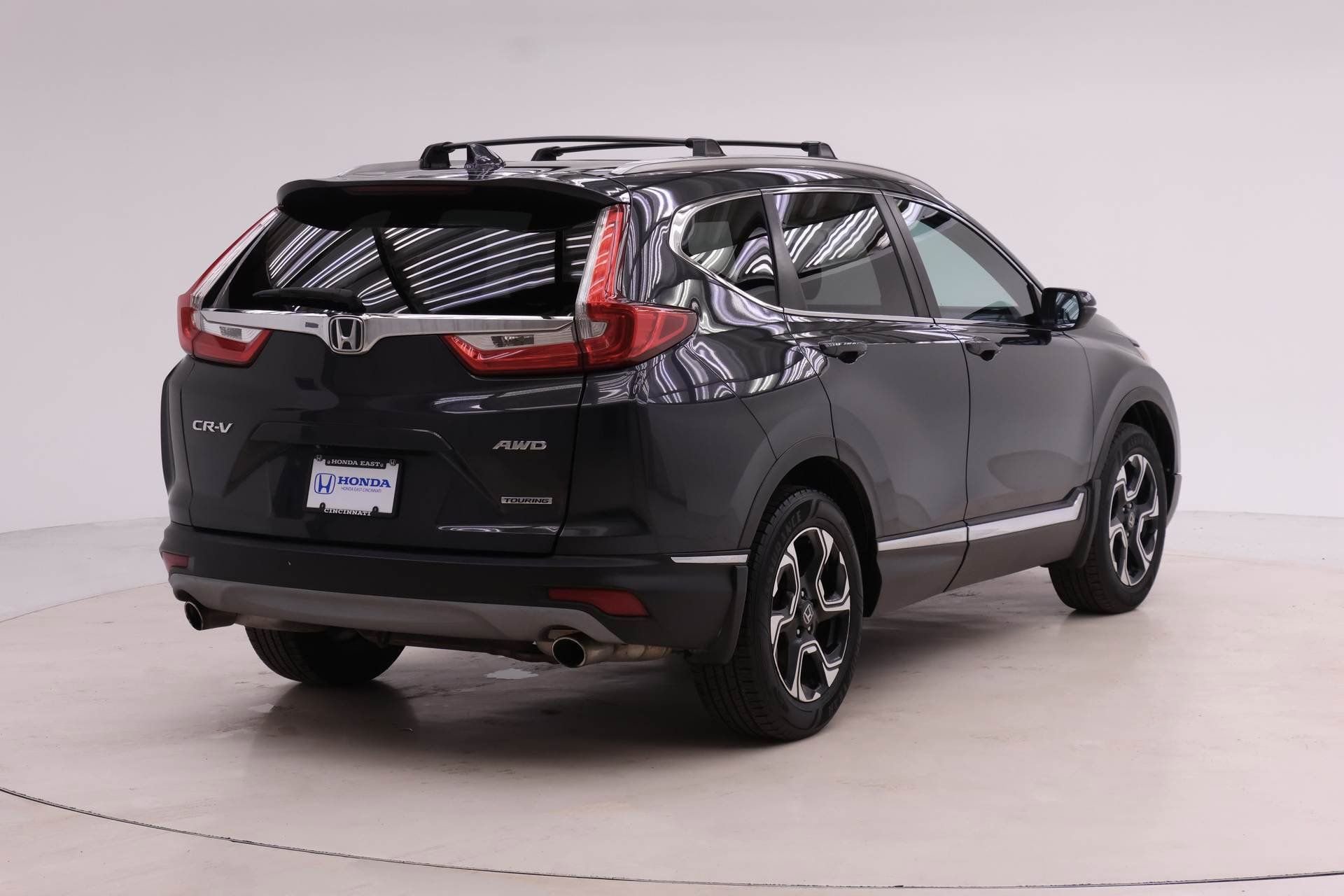 Used 2017 Honda CR-V Touring image 2
