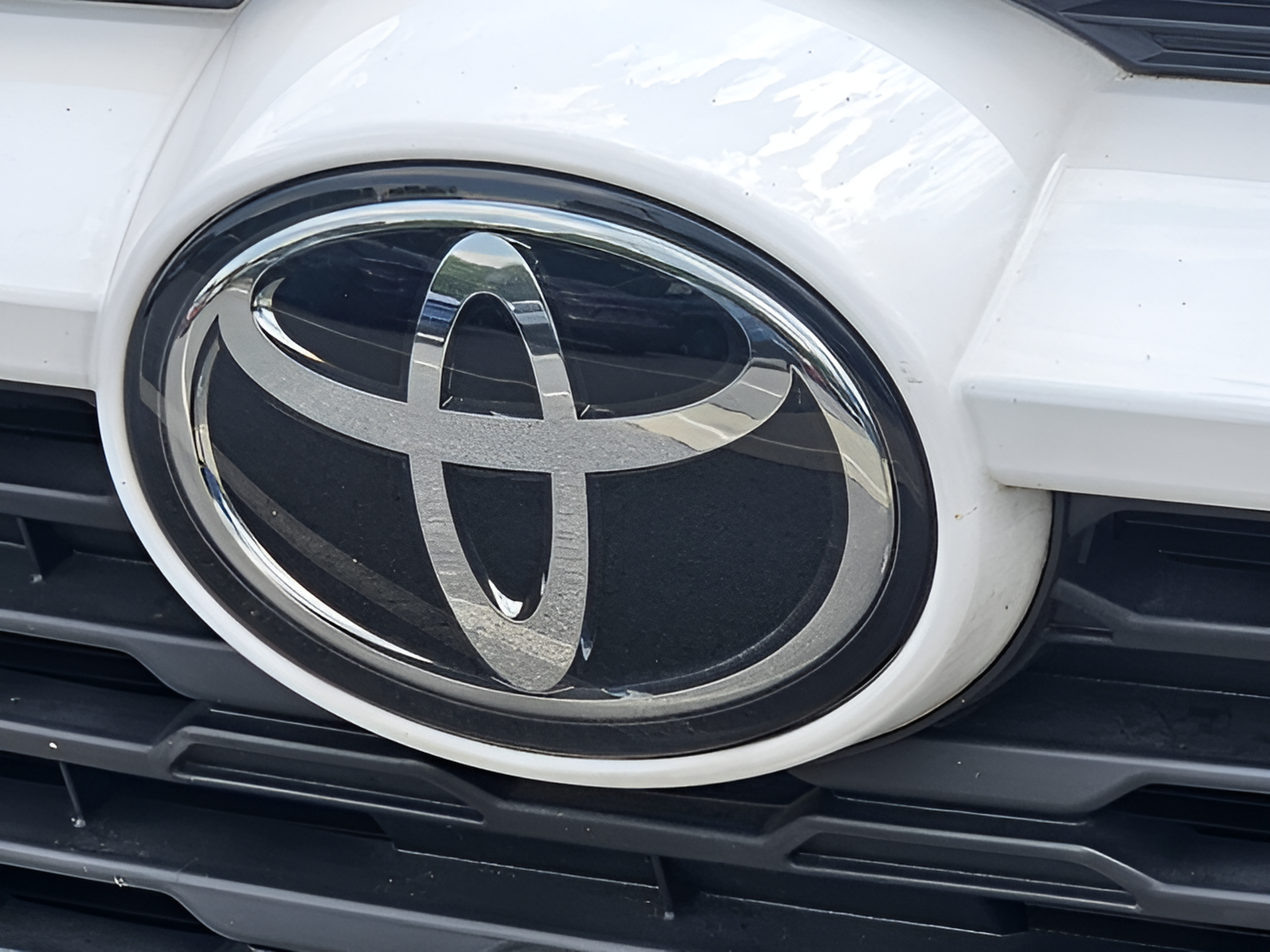 Used 2023 Toyota RAV4 LE AWD/4WD image 31