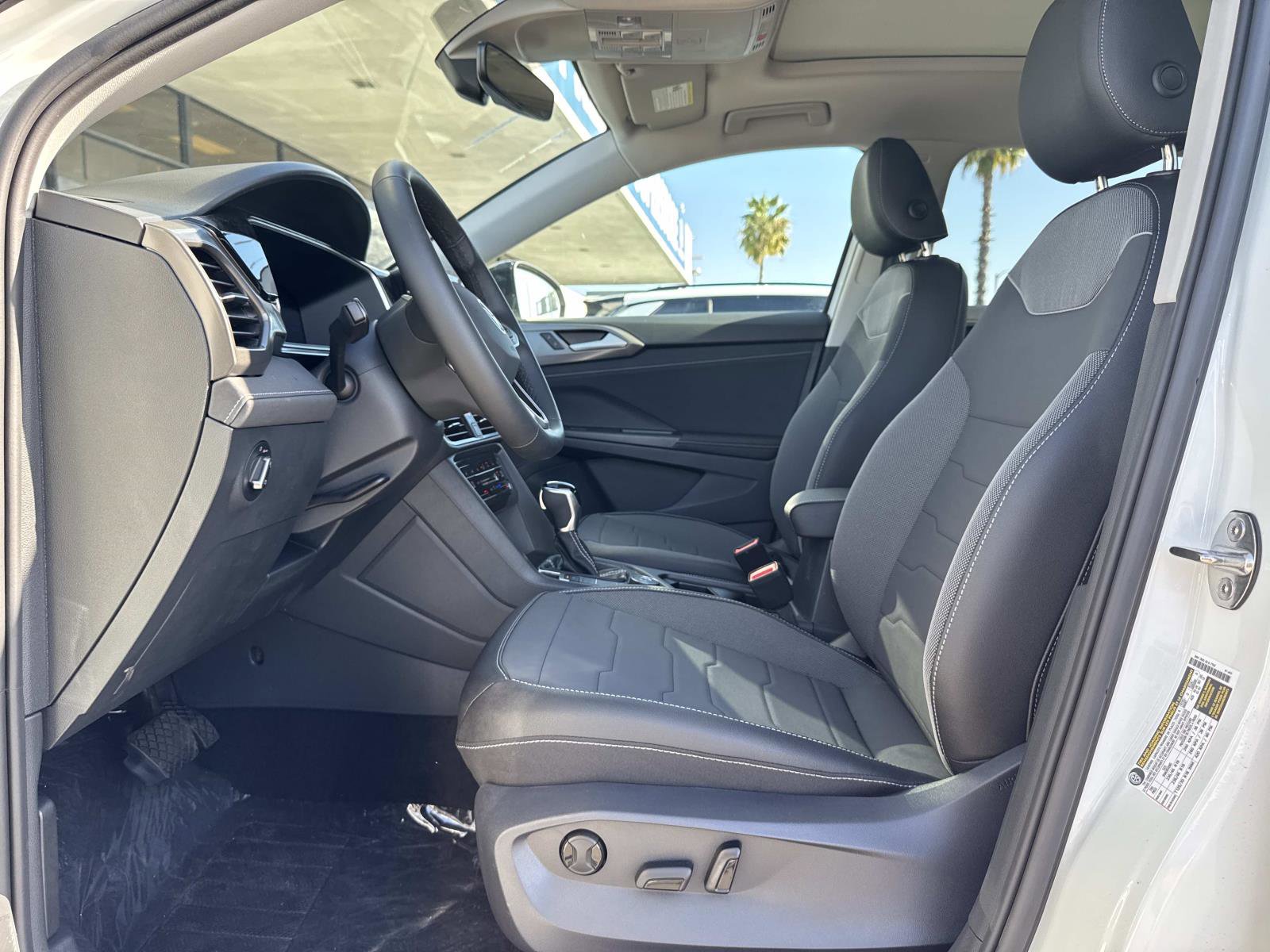 New 2026 Volkswagen Taos SE image 21